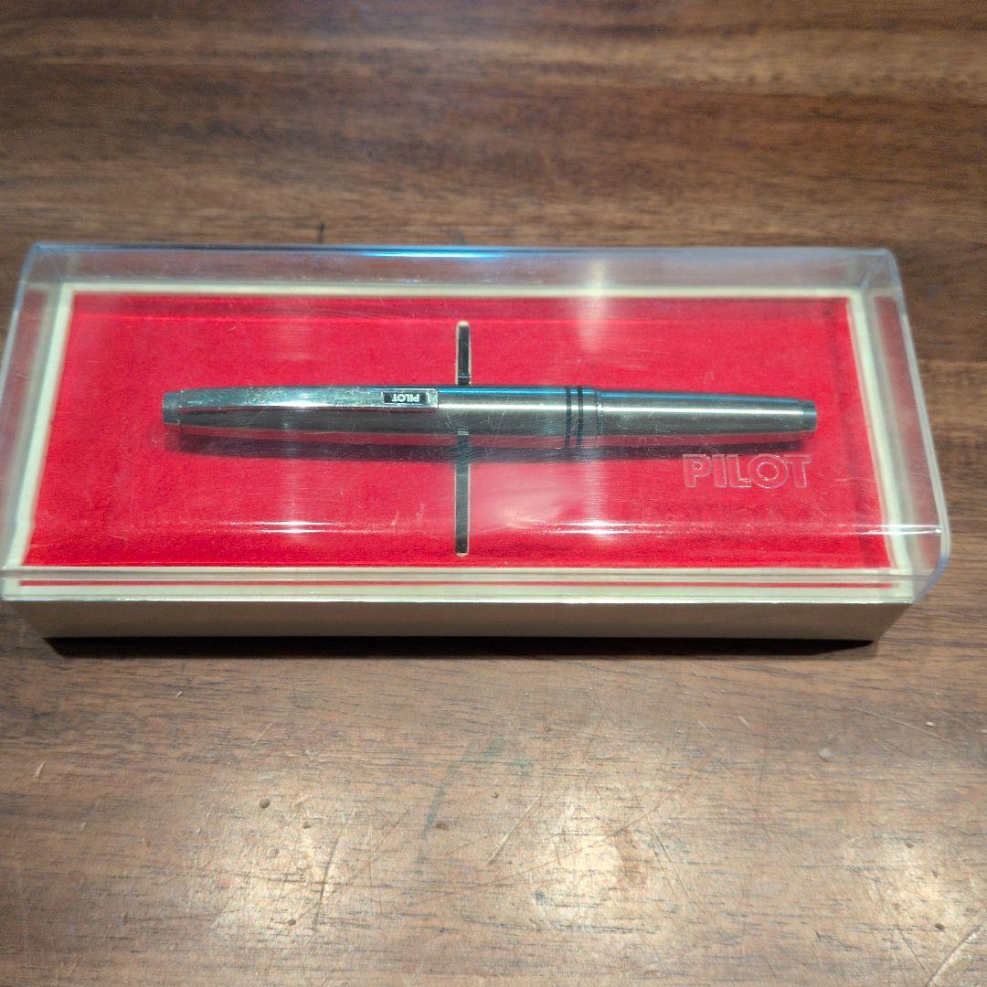 Pilot Volex Fountain Pen with fine stainless steel tip in original case, manufactured January 1979