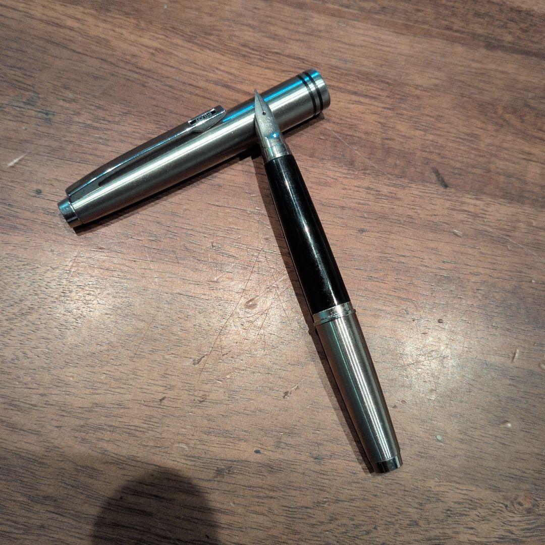 Pilot Volex Fountain Pen with fine stainless steel tip in original case, manufactured January 1979