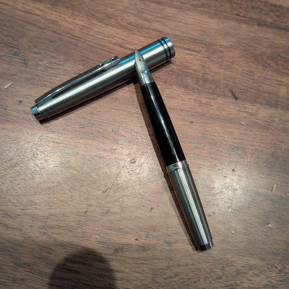 Pilot Volex Fountain Pen with fine stainless steel tip in original case, manufactured January 1979