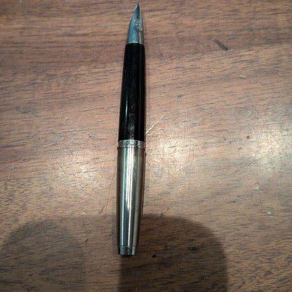 Pilot Volex Fountain Pen with fine stainless steel tip in original case, manufactured January 1979