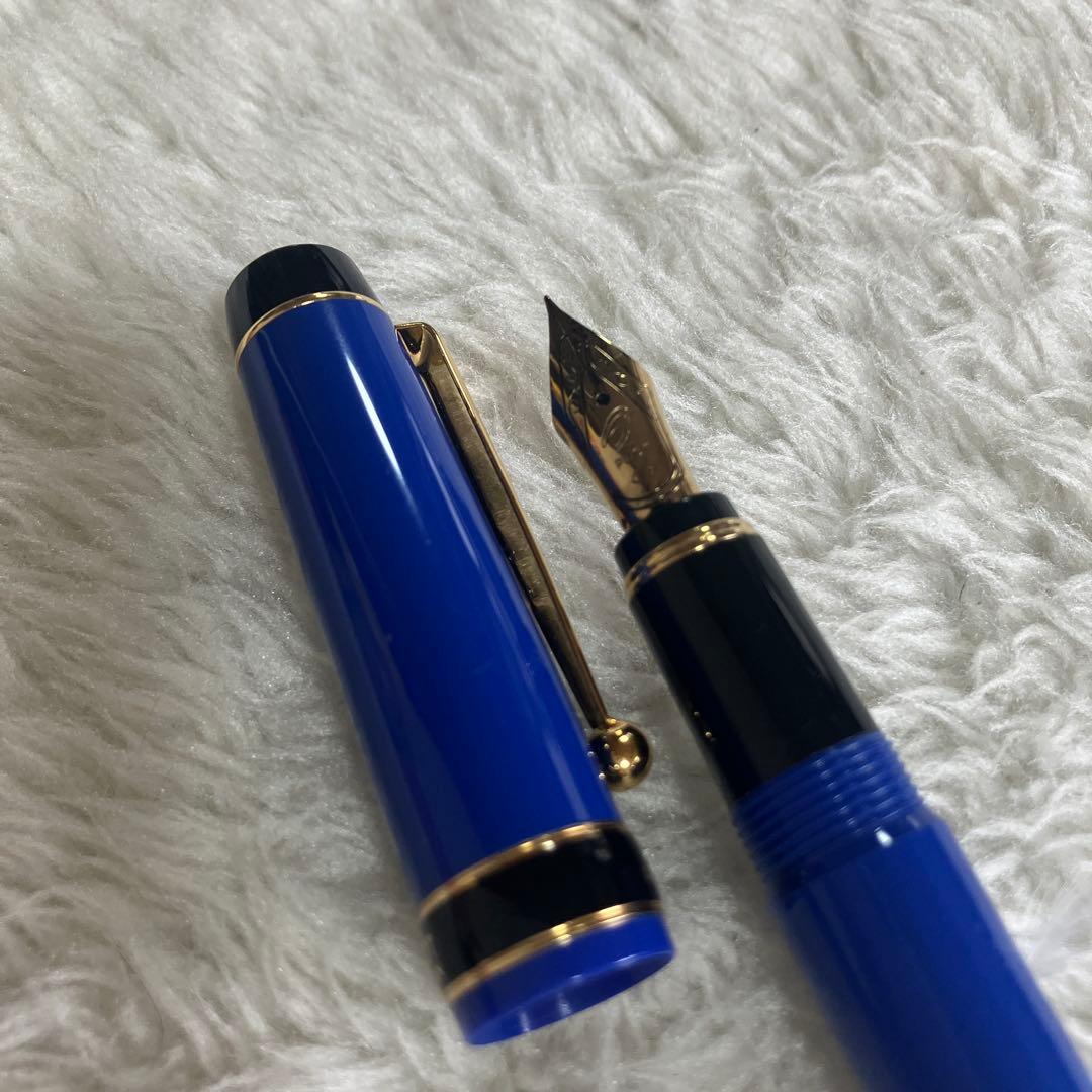 Discontinued PILOT Lucina fountain pen in navy with fine nib, shown in excellent condition