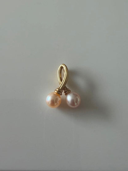 Tasaki Pearl K18 pendant top charm featuring 6mm pearl set in 18K yellow gold weighing around 2 grams