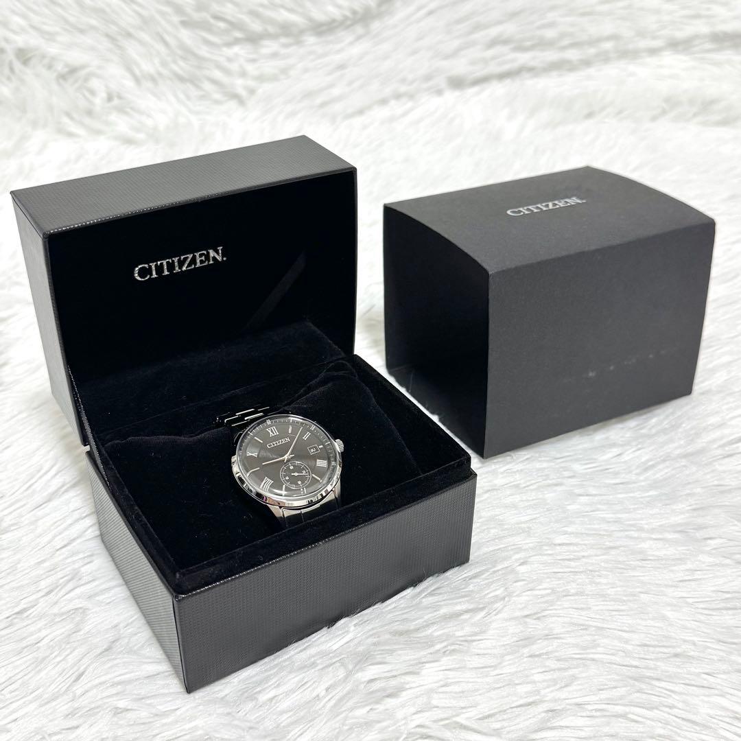 Citizen COLLECTION V157-0BX0 Solar Men's Watch — Japanese