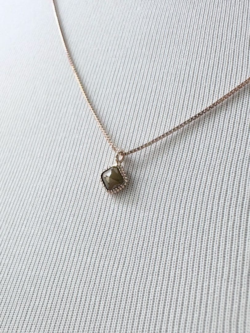 agete K10YG necklace made of yellow gold with 50 cm chain length displayed on white background
