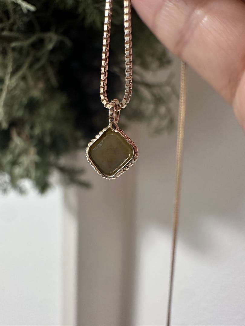 agete K10YG necklace made of yellow gold with 50 cm chain length displayed on white background