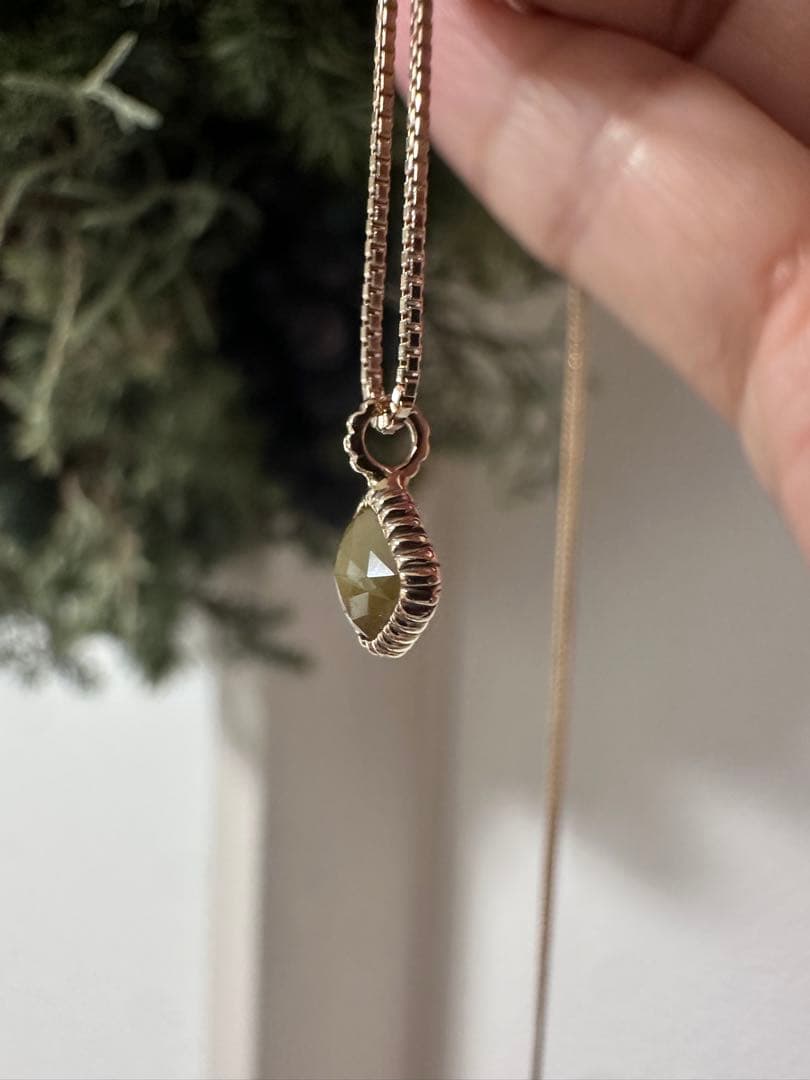 agete K10YG necklace made of yellow gold with 50 cm chain length displayed on white background