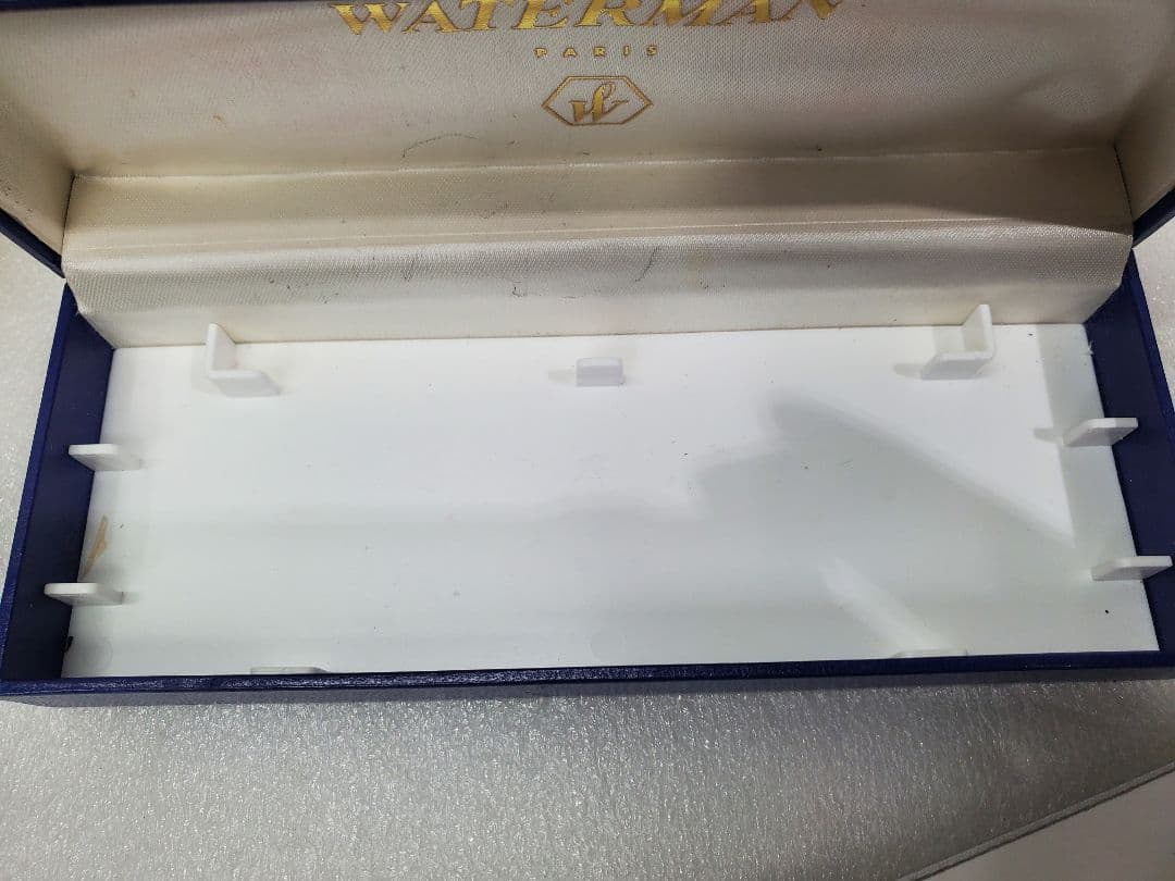 WATERMAN fountain pen and ballpoint pen set with stained and scratched case