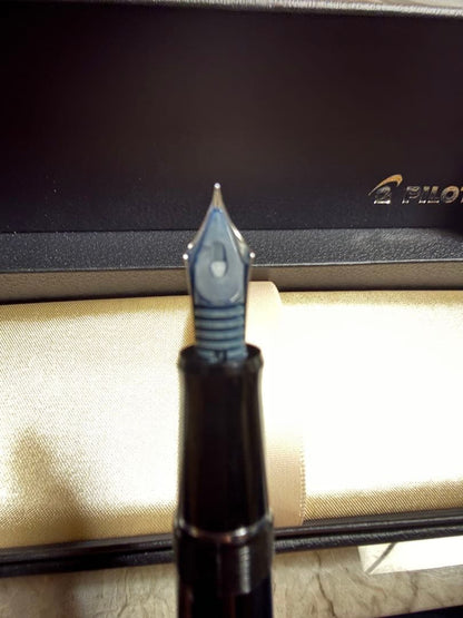Unused PILOT Heritage 91 EF fountain pen with fine nib displayed on white background