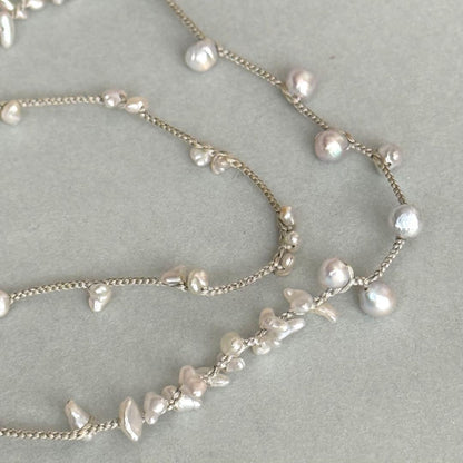 Kum Akoya pearl and Keshi pearl necklace on silk cord with tassel, total length 83 cm