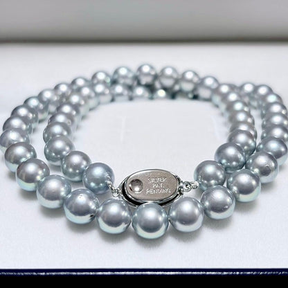 Akoya pearl necklace with silver clasp and blue grey pearls measuring 7.5-7.9mm, 43cm long