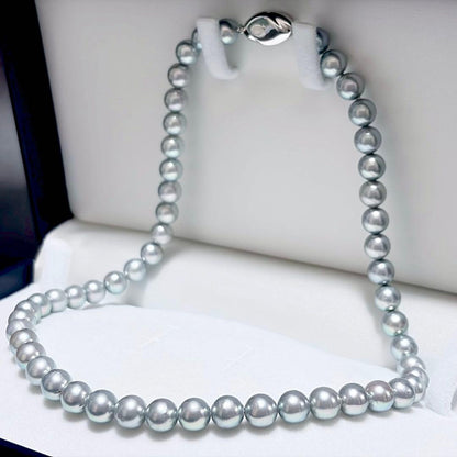 Akoya pearl necklace with silver clasp and blue grey pearls measuring 7.5-7.9mm, 43cm long