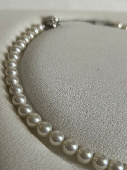 Akoya Hanadama grade necklace and earrings set featuring 7mm white pearl beads with 38cm necklace