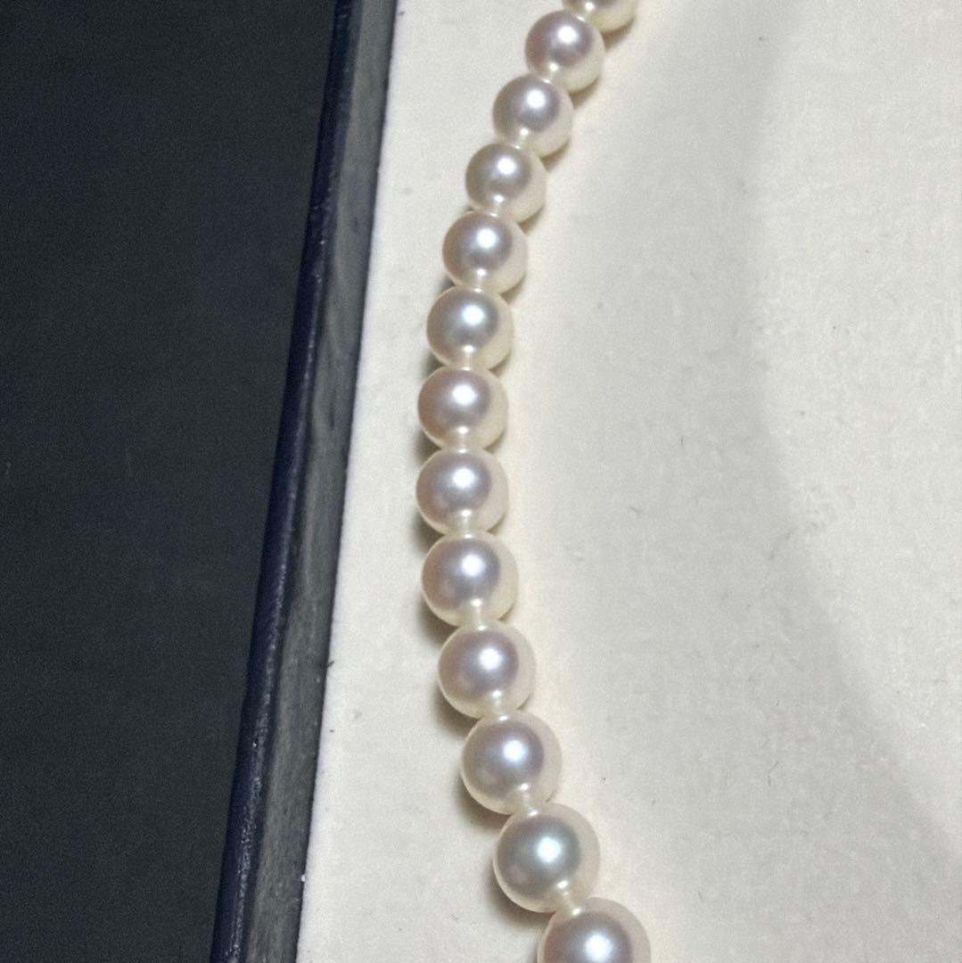 TASAKI Akoya Pearl Necklace with 7.5 mm pearls, 43 cm length, displayed on a white background