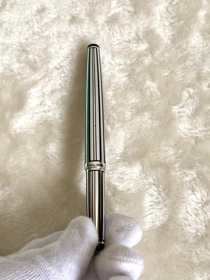 Pilot Platinum 18K white gold striped fountain pen with cap, used condition, no ink filled