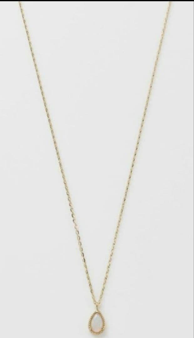 Agate Opal Necklace made of K10 gold with 0.6x0.4 cm opal pendant on a 40 cm chain