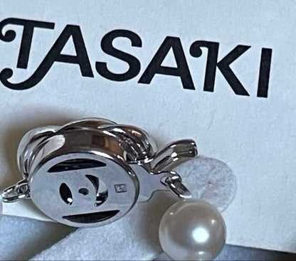 Tasaki pearl necklace featuring 7mm Akoya pearls with 42.5cm princess length and silver clasp