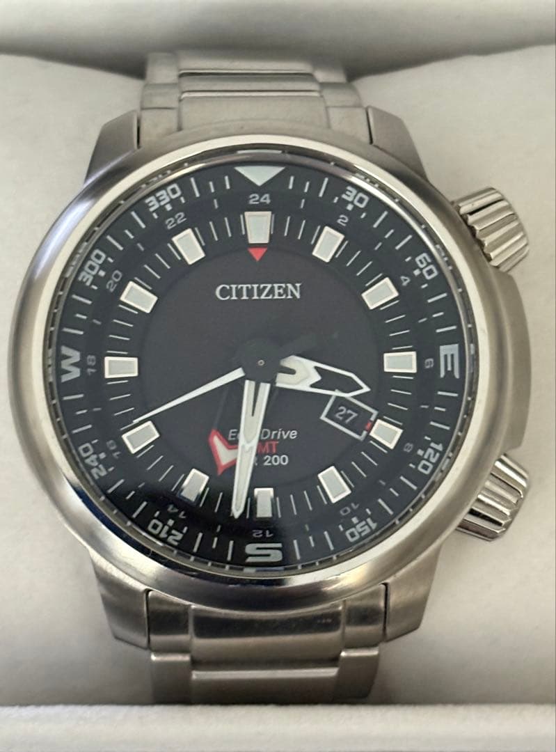 Citizen B877-R005600 Solar Men's Watch — Japanese