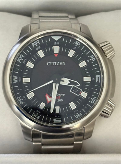Citizen B877-R005600 Solar Men's Watch — Japanese