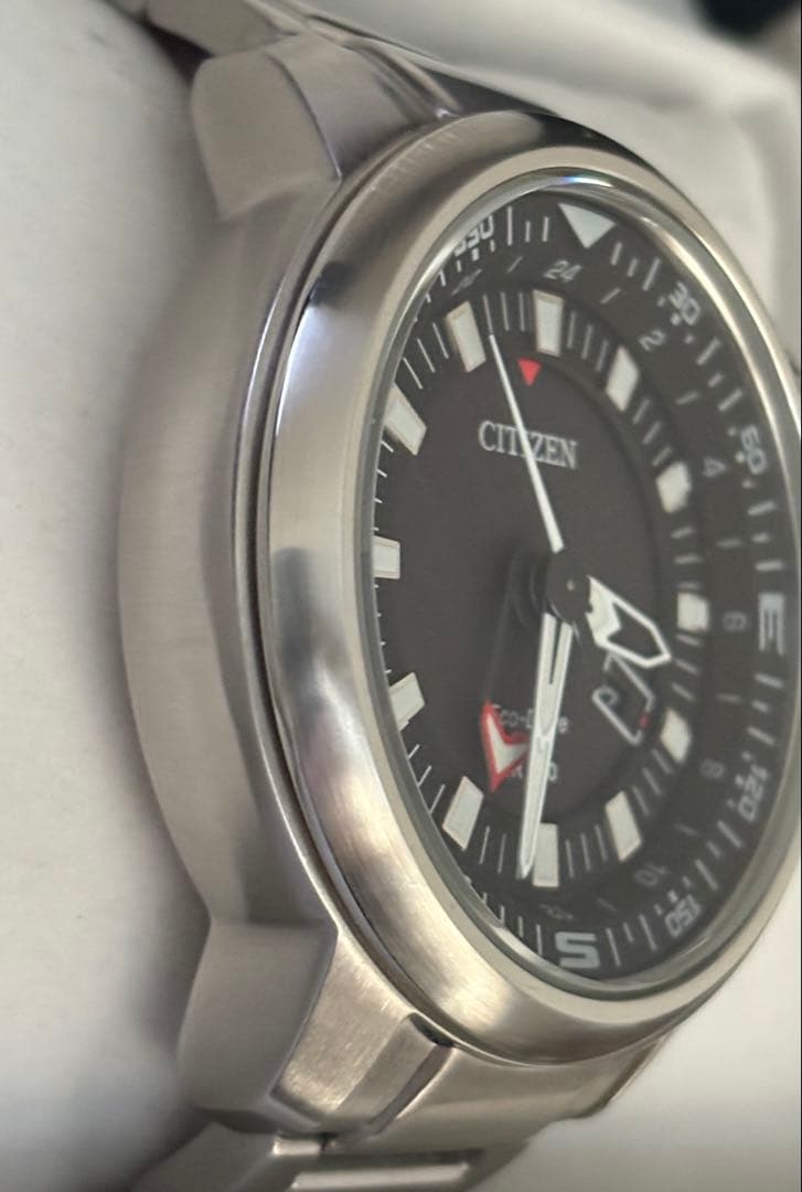 Citizen B877-R005600 Solar Men's Watch — Japanese