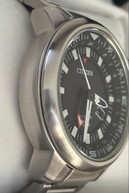 Citizen B877-R005600 Solar Men's Watch — Japanese