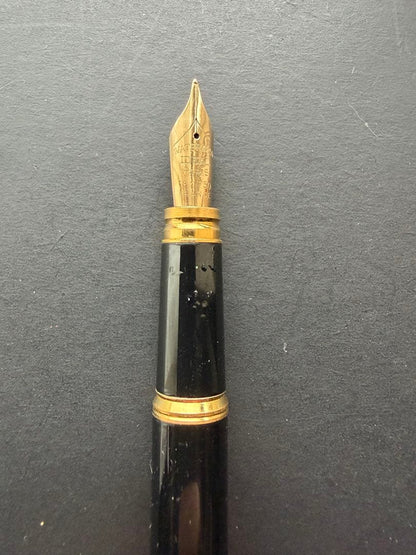 WATERMAN Fountain Pen IDEAL with 18K 750 gold nib in black and gold finish