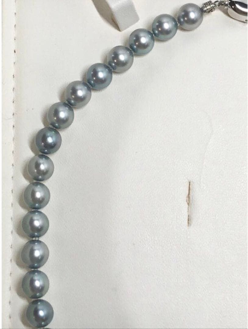 Maki Akoya pearl necklace featuring 8.0-8.5 mm pearls measuring 44 cm in length