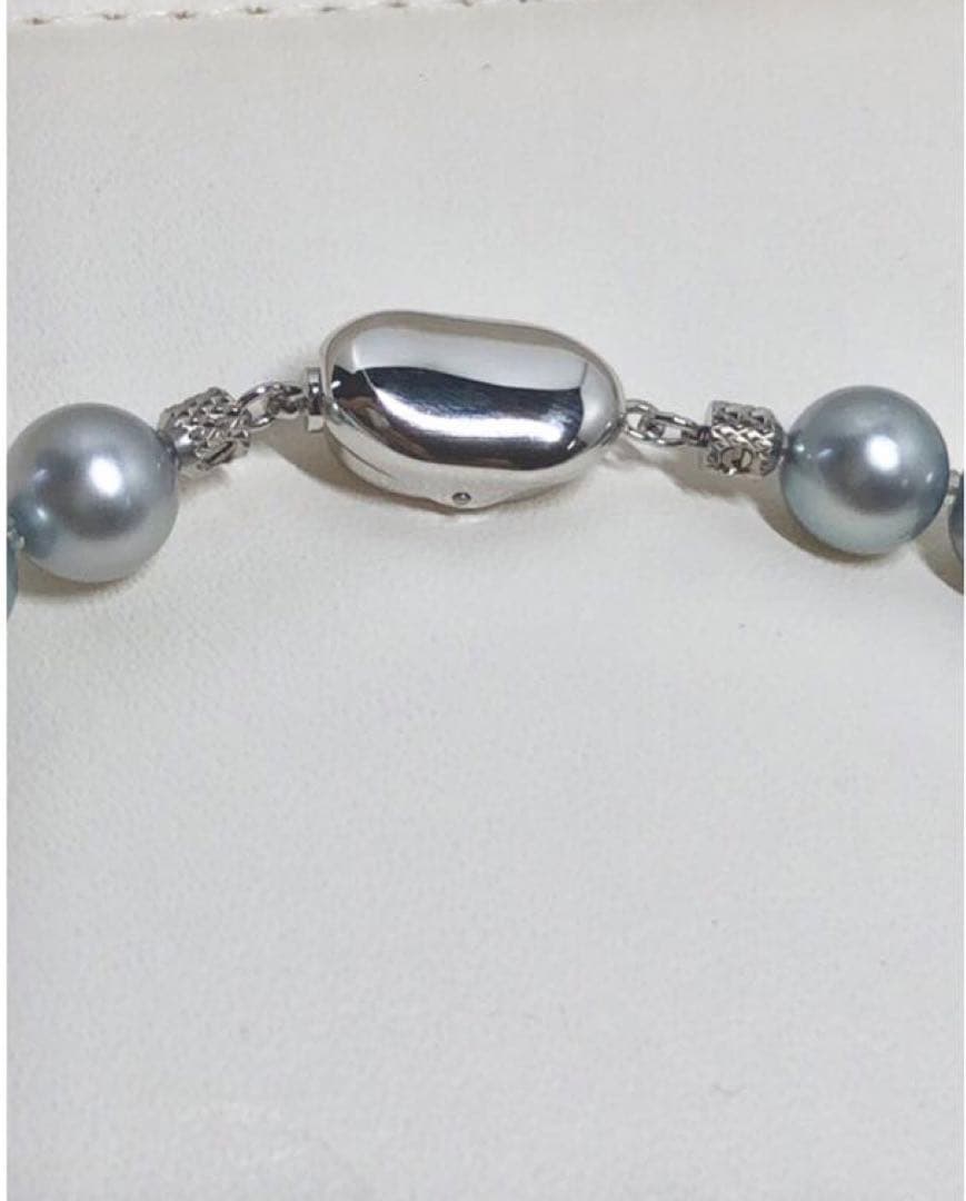 Maki Akoya pearl necklace featuring 8.0-8.5 mm pearls measuring 44 cm in length