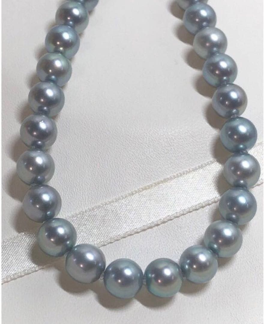 Maki Akoya pearl necklace featuring 8.0-8.5 mm pearls measuring 44 cm in length