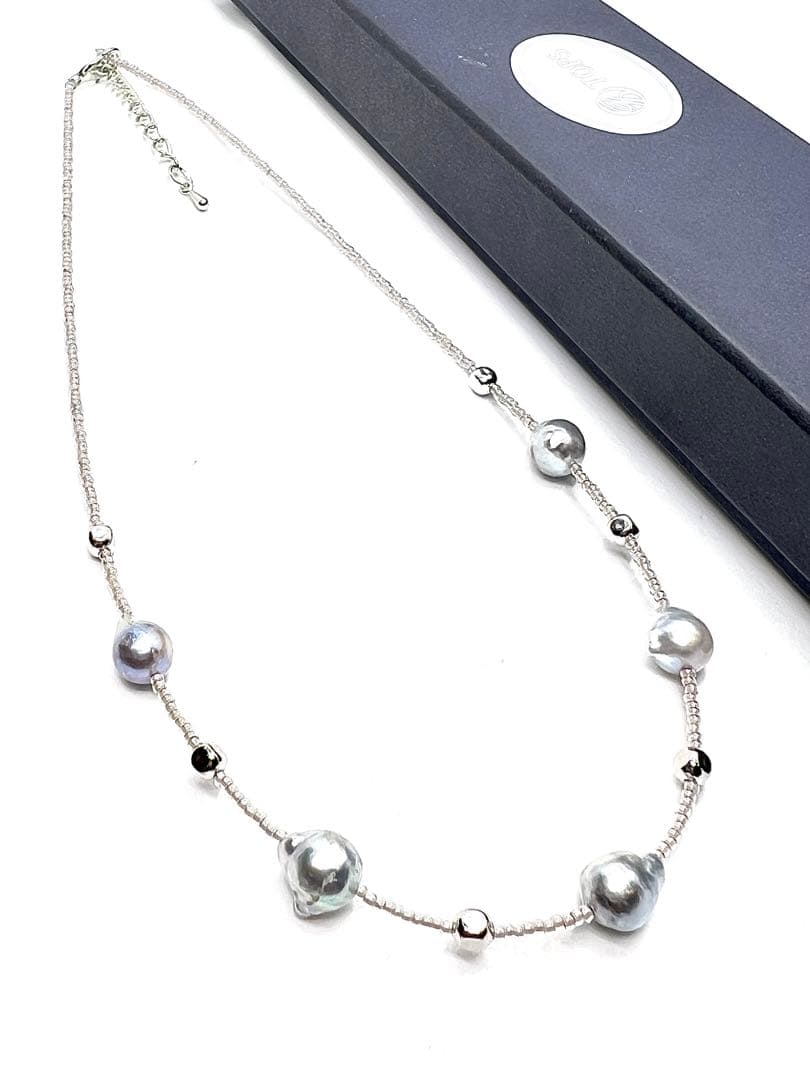 Akoya pearls blue pearl necklace 41-46 cm length with natural unbleached pearls and Venetian glass parts