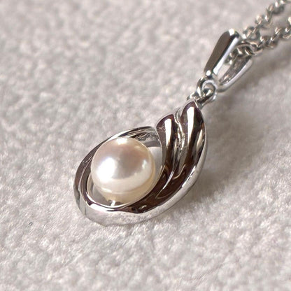 Mikimoto Pearl Necklace Tear Drop with silver chain and 4 mm pearl pendant, 45 cm length