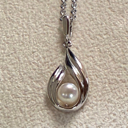 Mikimoto Pearl Necklace Tear Drop with silver chain and 4 mm pearl pendant, 45 cm length