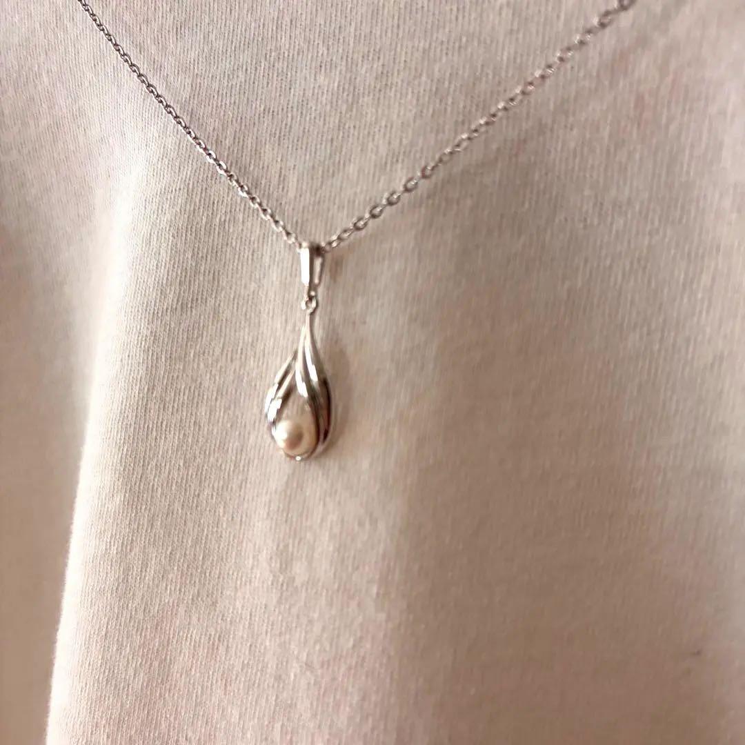 Mikimoto Pearl Necklace Tear Drop with silver chain and 4 mm pearl pendant, 45 cm length
