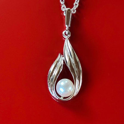 Mikimoto Pearl Necklace Tear Drop with silver chain and 4 mm pearl pendant, 45 cm length