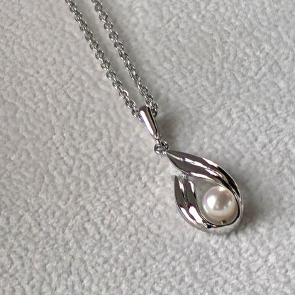 Mikimoto Pearl Necklace Tear Drop with silver chain and 4 mm pearl pendant, 45 cm length
