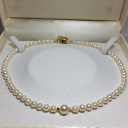 AN94 K18 yellow Akoya pearl baby pearl choker necklace with 5-5.5mm pearls and 18 karat gold chain