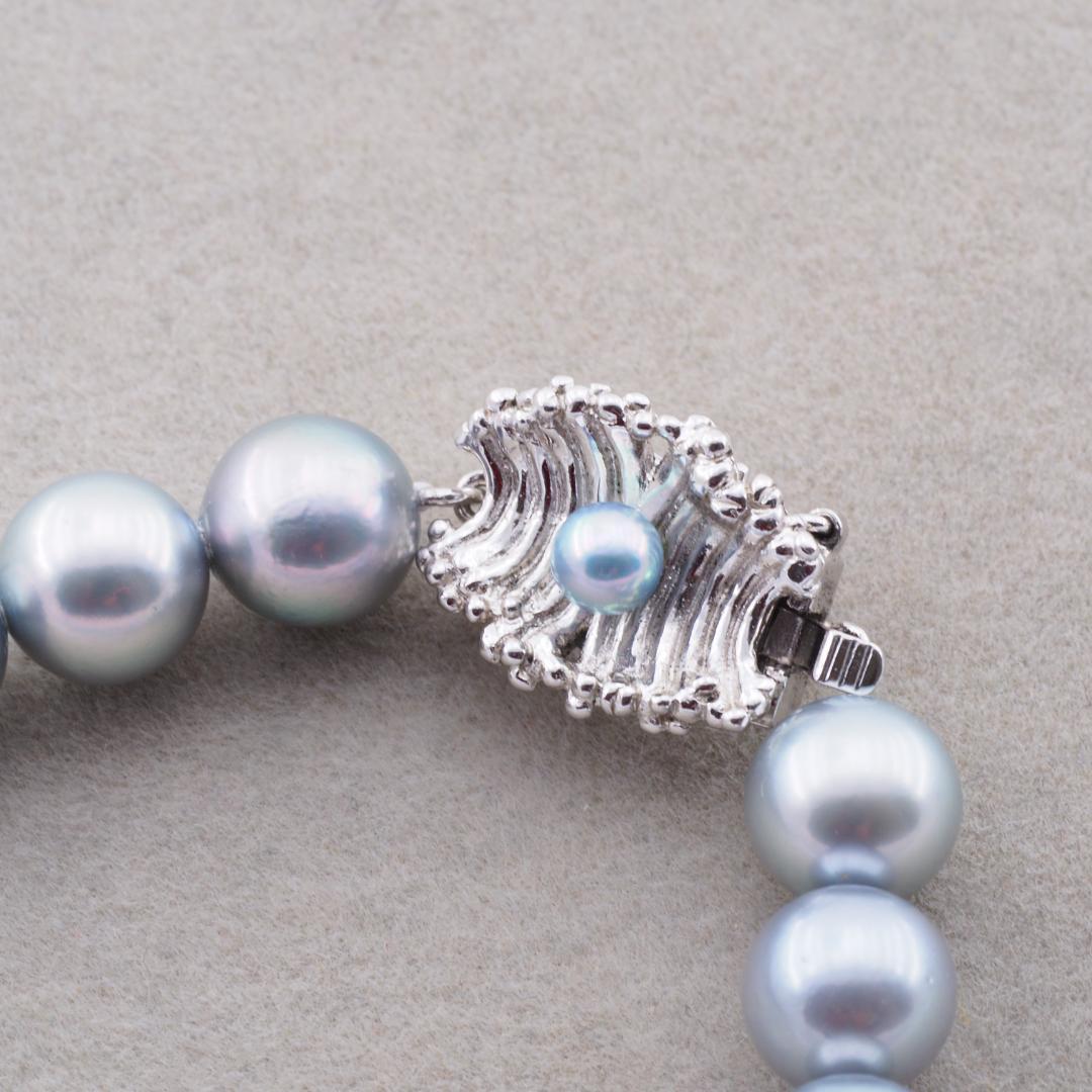 Tasaki Akoya 7.8mm gray pearl necklace on 42cm silver chain with polished finish and clasp detail