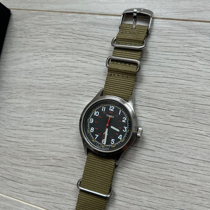 TIMEX リシュー オリーブグリーン Analog Men's Watch — Japanese