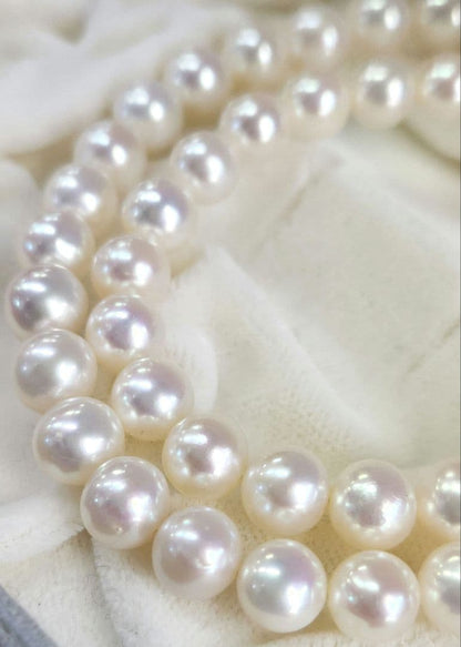 Akoya genuine pearl necklace featuring 8mm round beads and 42cm length on a white background