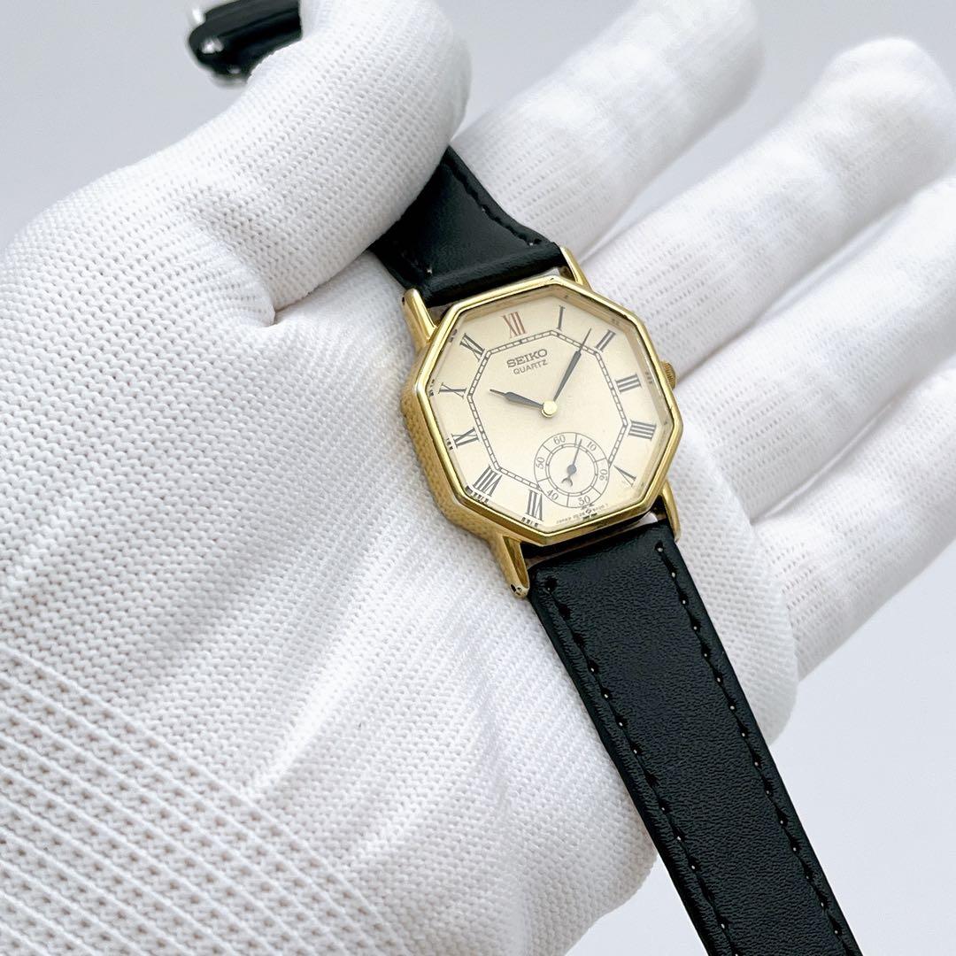 SEIKO Vintage QZ Roman Small Second Quartz Men's Watch — Japanese