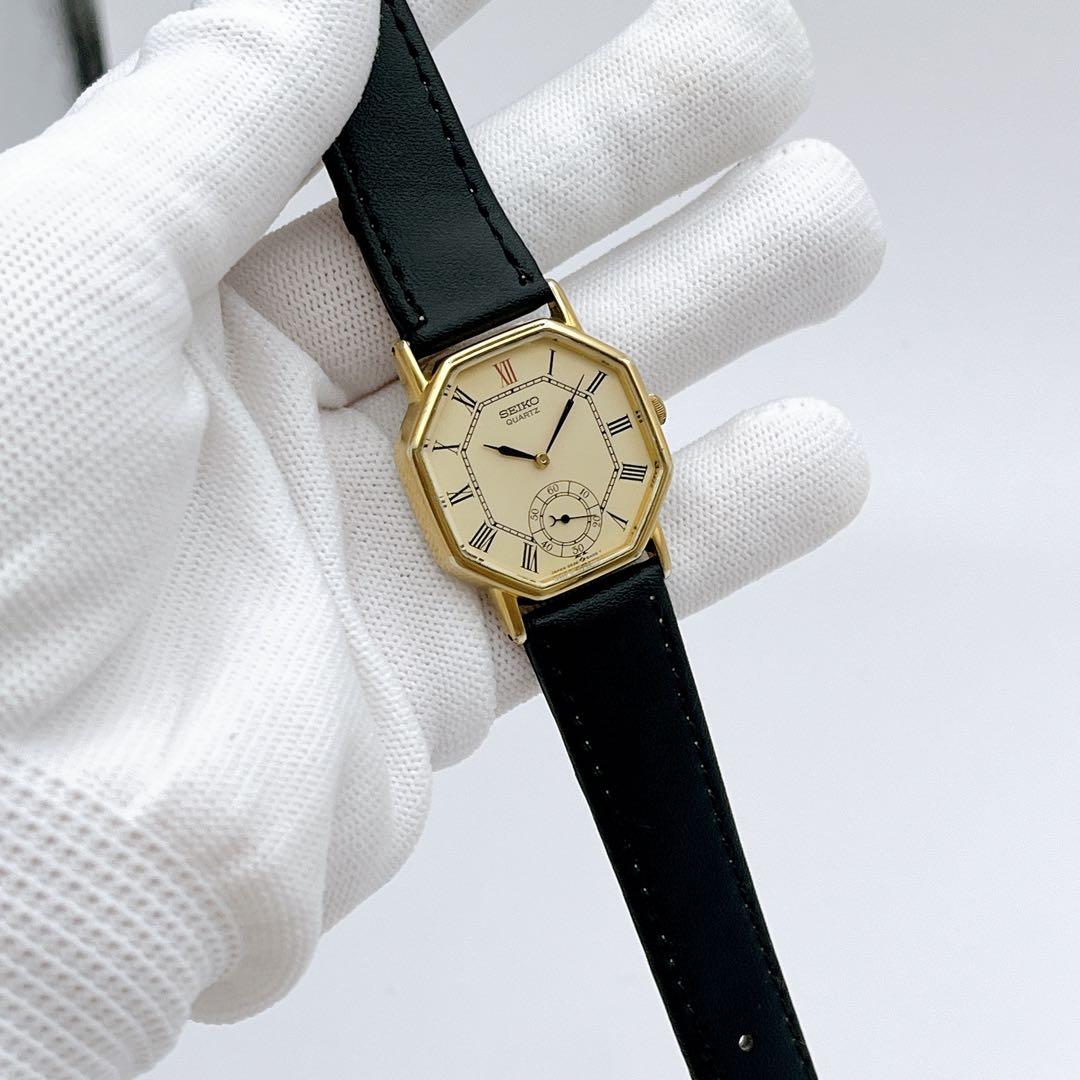 SEIKO Vintage QZ Roman Small Second Quartz Men's Watch — Japanese