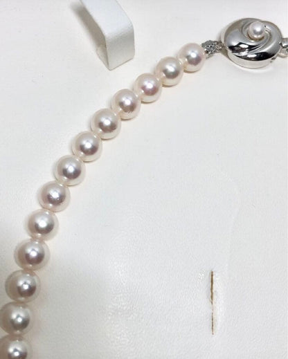 Citizen Akoya pearl necklace with white round pearls sized 6.5-7mm on a 38cm strand