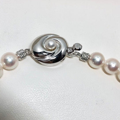 Citizen Akoya pearl necklace with white round pearls sized 6.5-7mm on a 38cm strand