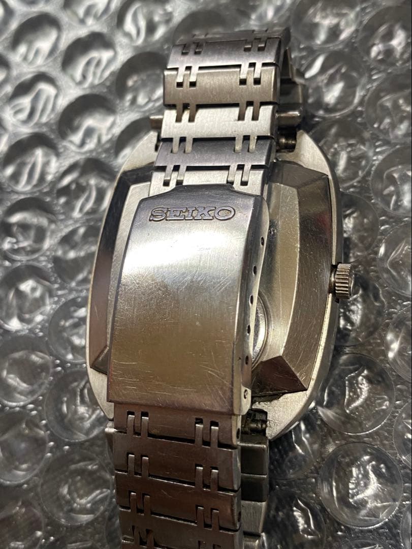 SEIKO QZ 1974 Cushion Frosted Quartz Men's Watch — Japanese