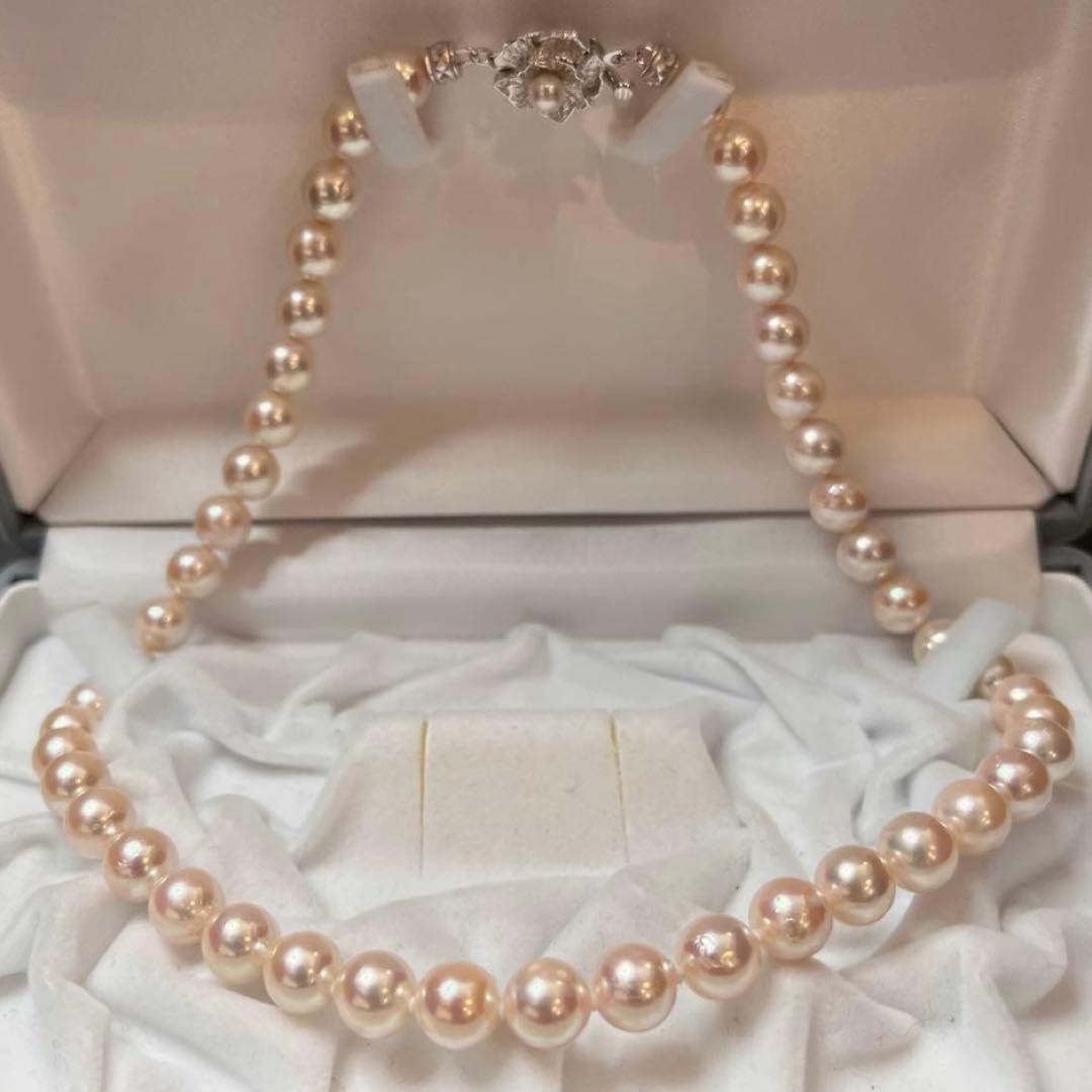 Akoya white pearl necklace featuring pearls sized 8.5 to 8.8mm on a 42cm strand