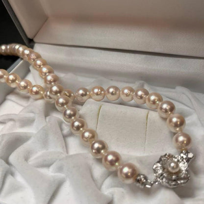 Akoya white pearl necklace featuring pearls sized 8.5 to 8.8mm on a 42cm strand