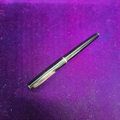 PILOT Fountain Pen 14K Gold S-80V DX27 with cap on, measuring 14.5 cm length