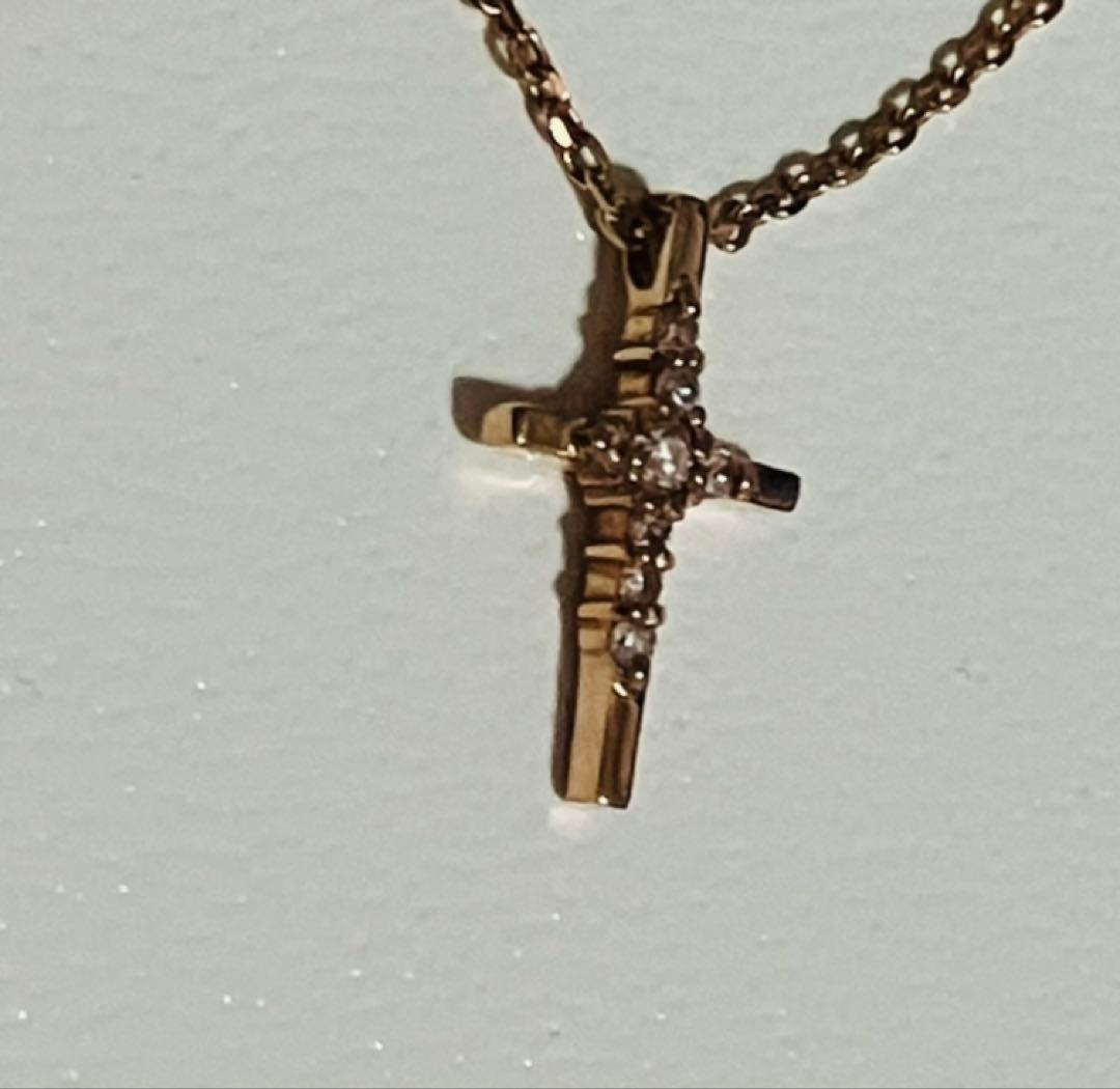 aga K10 PG Diamond Cross Necklace featuring a delicate diamond-studded cross pendant on a 40 cm chain