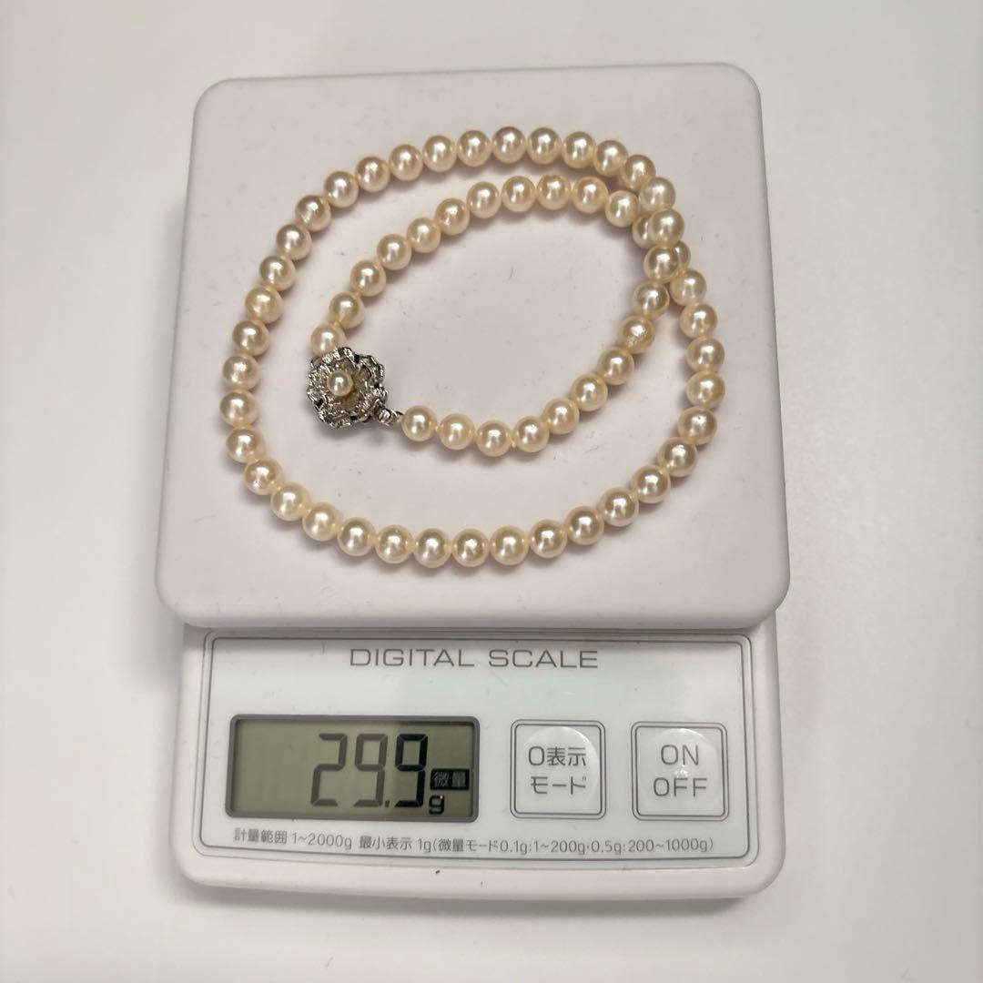 Aoya white pearl necklace with 6.5-7.0mm pearls measuring 43cm length and weighing 30g