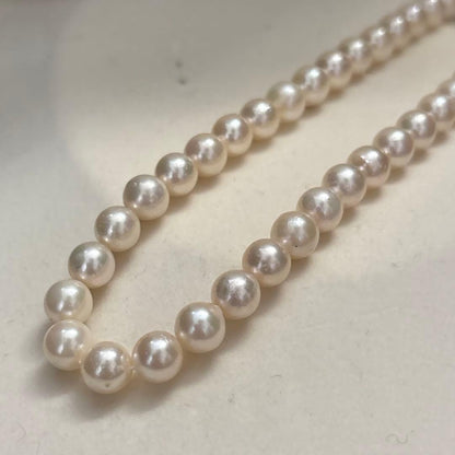 Aoya white pearl necklace with 6.5-7.0mm pearls measuring 43cm length and weighing 30g