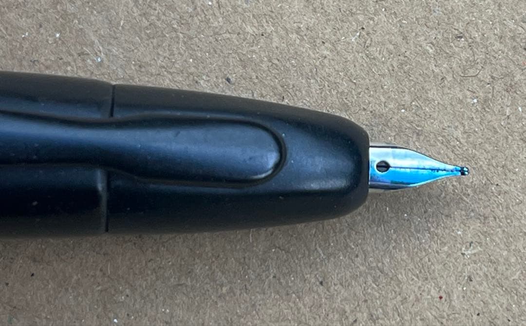 Pilot fountain pen with 18K 750 fine nib in black shown on a white background